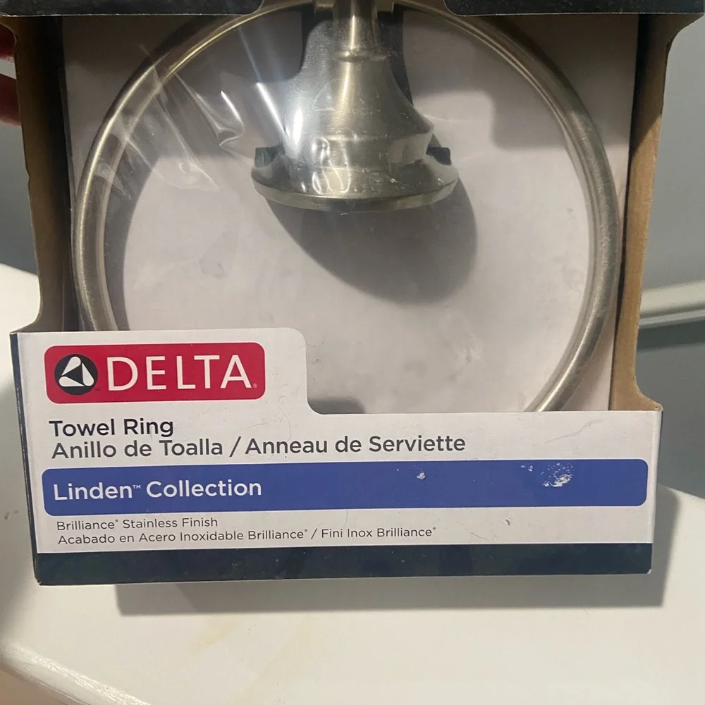 Delta Linden Collection Brilliance  Stainless Finish Towel Ring NIB New in Box